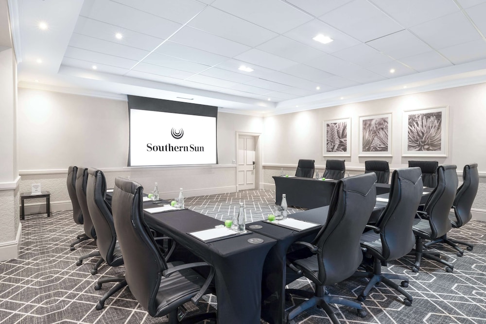 Southern Sun The Cullinan — Hotel building in Cape Town, Western Cape