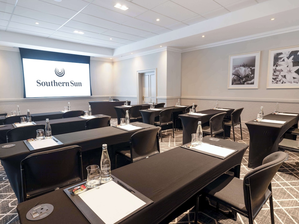 Southern Sun The Cullinan — Hotel building in Cape Town, Western Cape