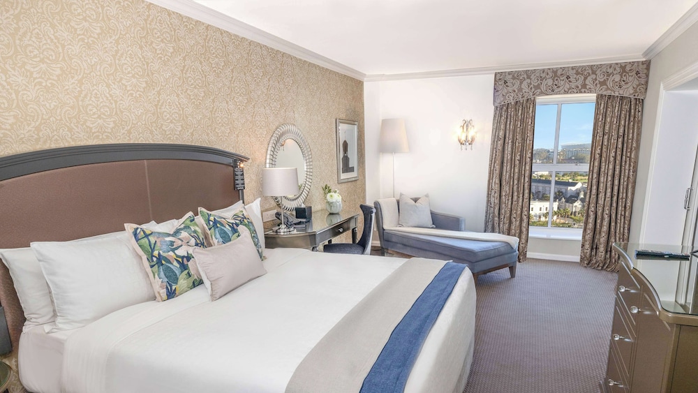 Southern Sun The Cullinan — Hotel rooms in Cape Town, Western Cape