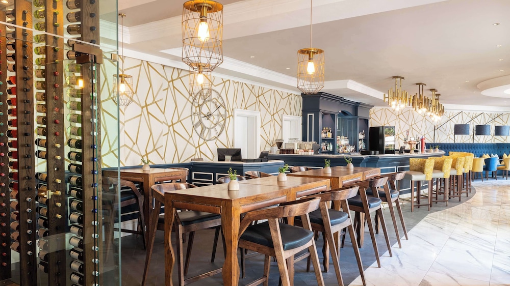 Southern Sun The Cullinan — Restaurant & bars in Cape Town, Western Cape