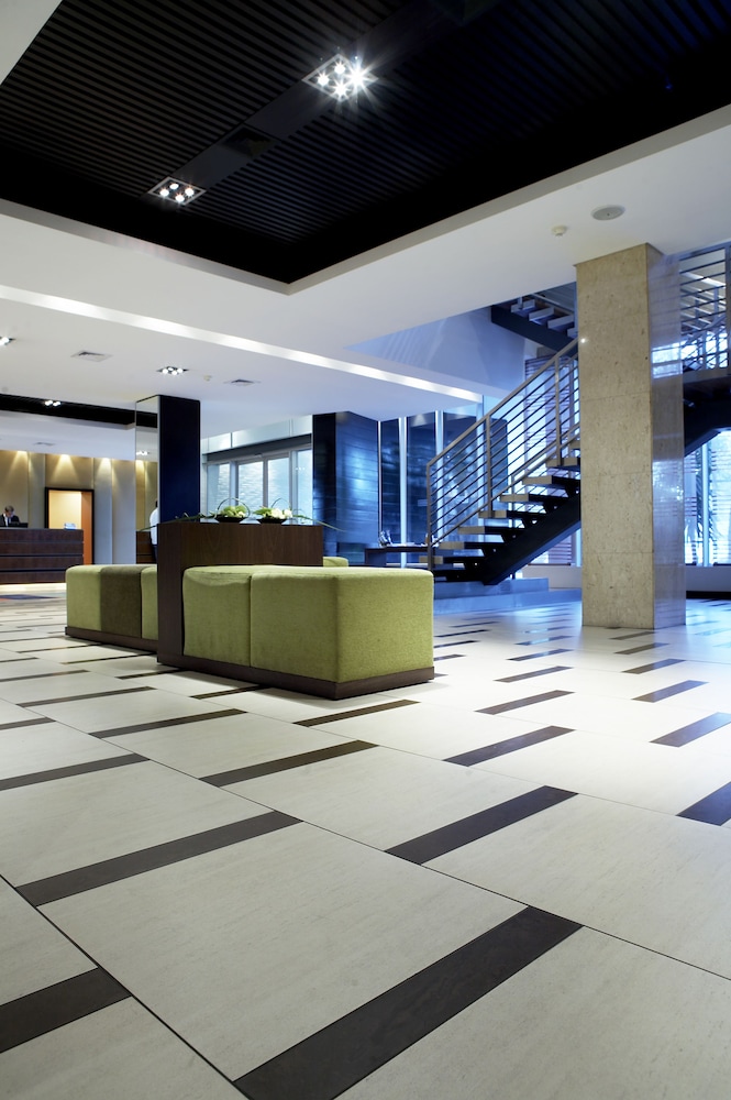 Southern Sun Newlands — Hotel building in Cape Town, Western Cape