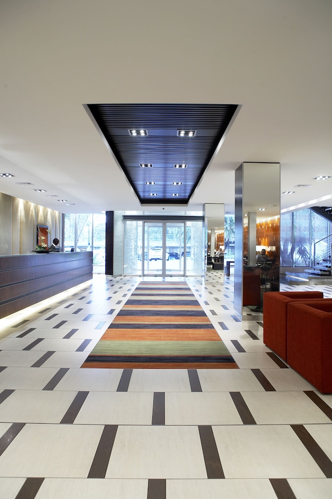 Southern Sun Newlands — Hotel building in Cape Town, Western Cape