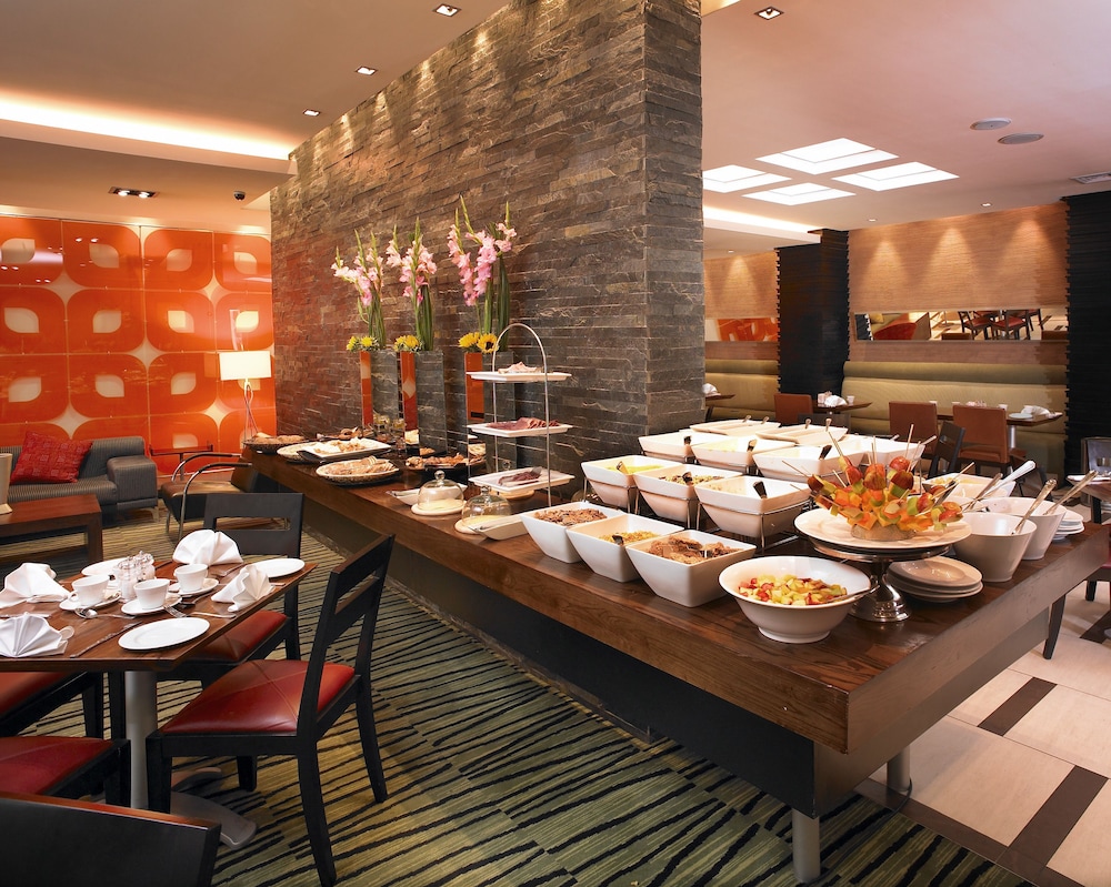 Southern Sun Newlands — Restaurant & bars in Cape Town, Western Cape