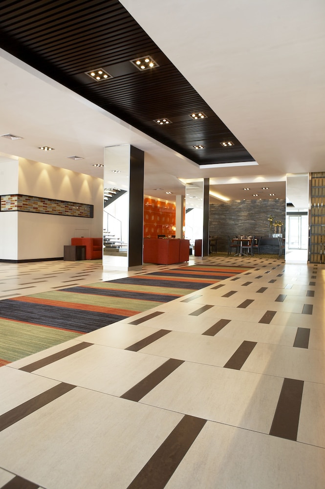Southern Sun Newlands — Hotel building in Cape Town, Western Cape