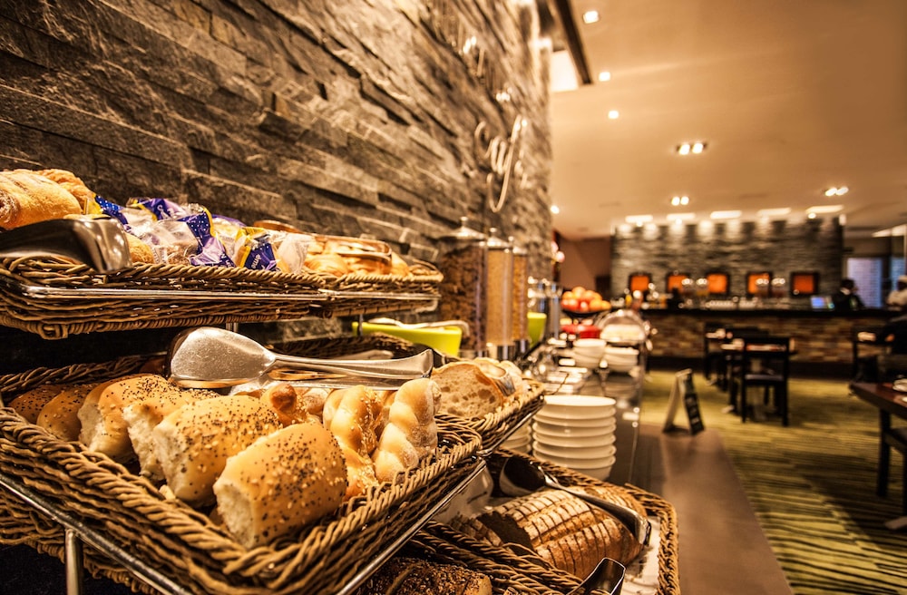 Southern Sun Newlands — Restaurant & bars in Cape Town, Western Cape