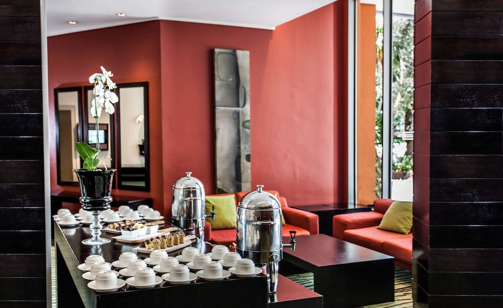 Southern Sun Newlands — Restaurant & bars in Cape Town, Western Cape