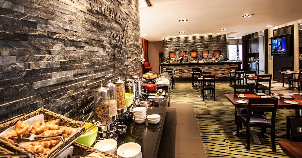 Southern Sun Newlands — Restaurant & bars in Cape Town, Western Cape