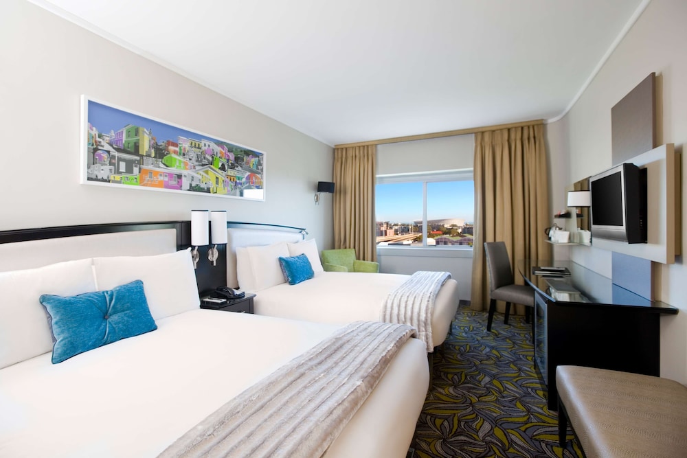 Southern Sun Cape Town Waterfront — Hotel rooms in Cape Town, Western Cape