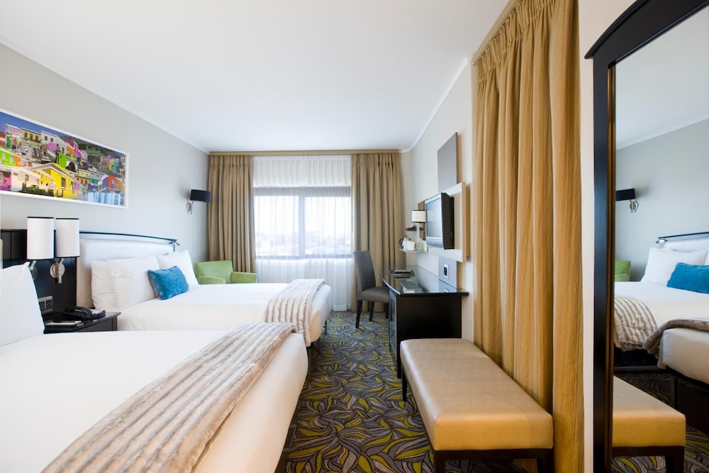 Southern Sun Cape Town Waterfront — Hotel rooms in Cape Town, Western Cape