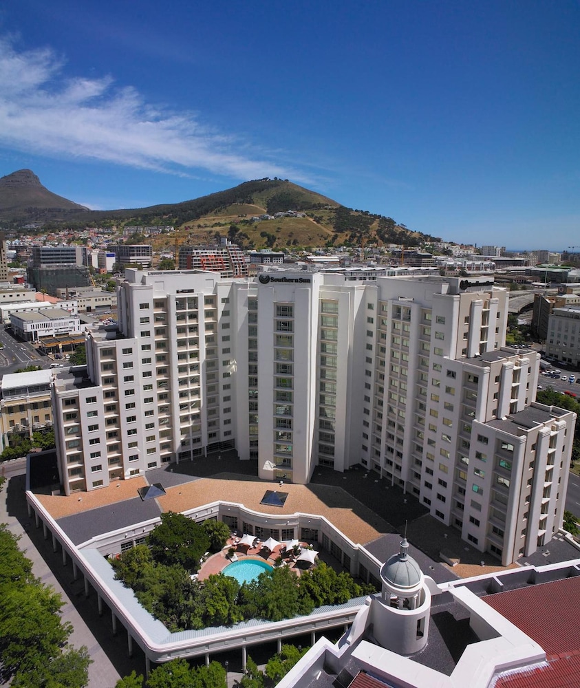 Southern Sun Cape Town Waterfront — Hotel building in Cape Town, Western Cape