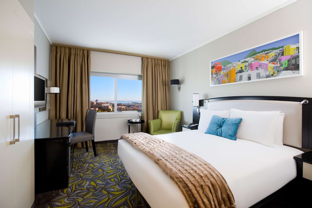 Southern Sun Cape Town Waterfront — Hotel rooms in Cape Town, Western Cape