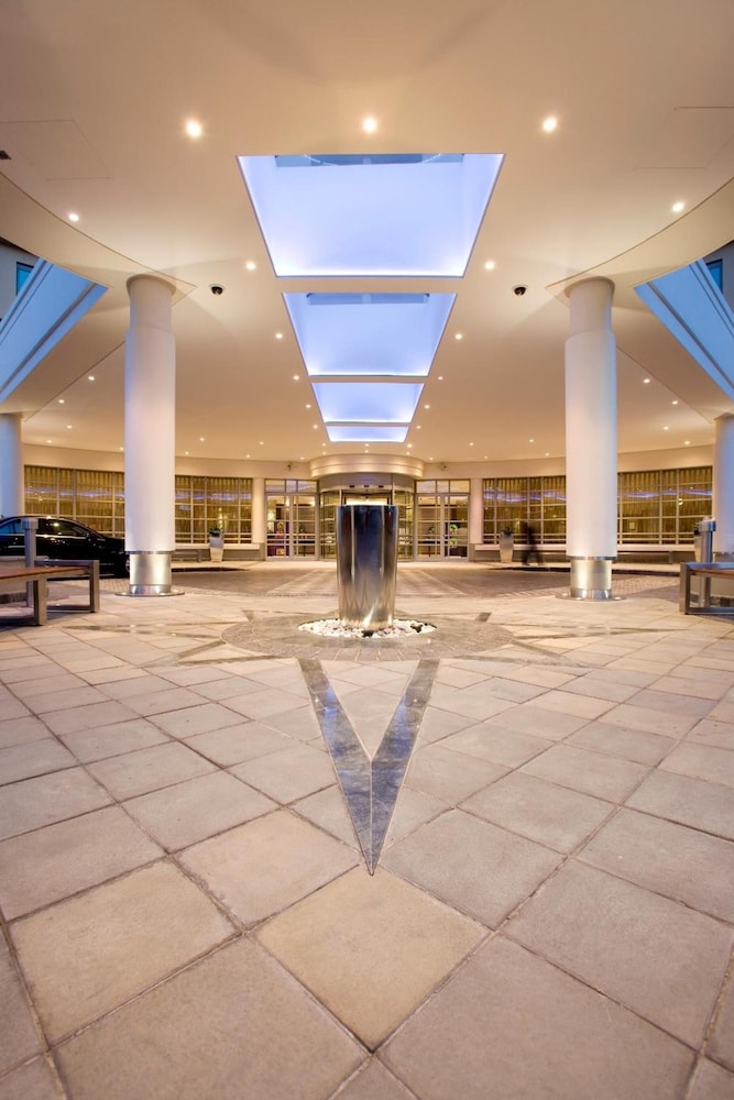 Southern Sun Cape Town Waterfront — Hotel building in Cape Town, Western Cape