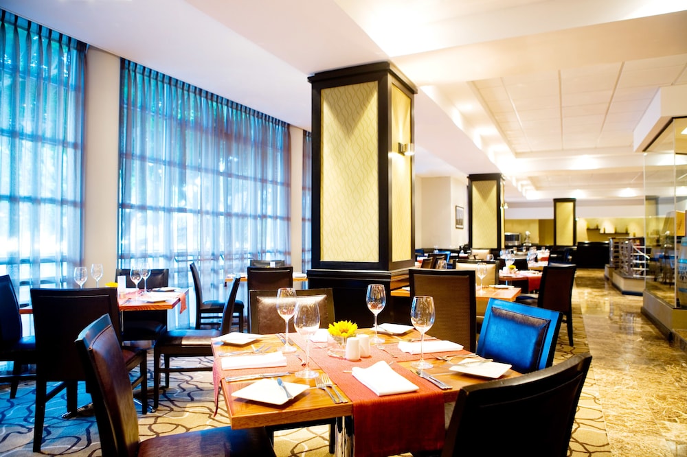 Southern Sun Cape Town Waterfront — Restaurant & bars in Cape Town, Western Cape