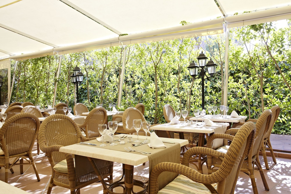 Grupotel Maritimo — Restaurant & bars in Alcudia, Balearic Islands