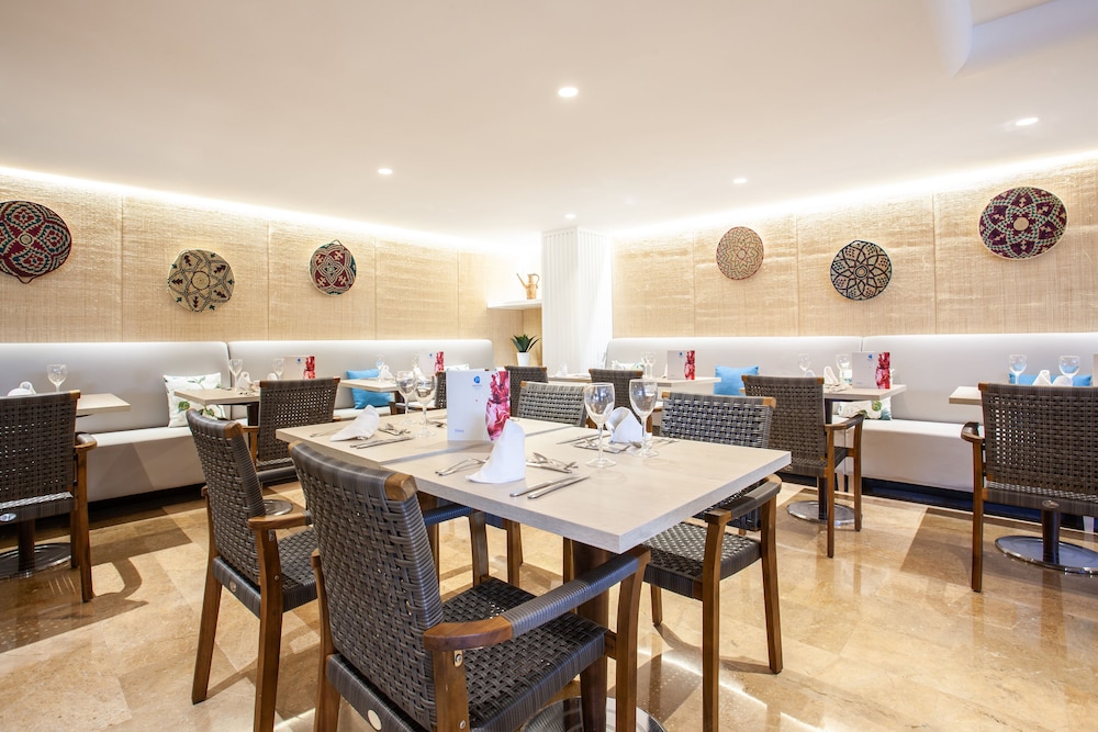 Grupotel Maritimo — Restaurant & bars in Alcudia, Balearic Islands