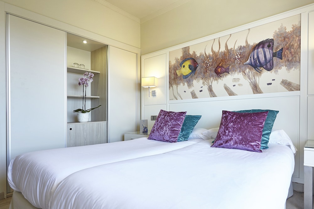 Grupotel Maritimo — Hotel rooms in Alcudia, Balearic Islands