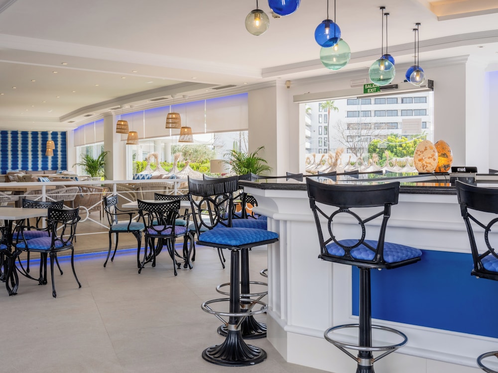 Grupotel Maritimo — Restaurant & bars in Alcudia, Balearic Islands