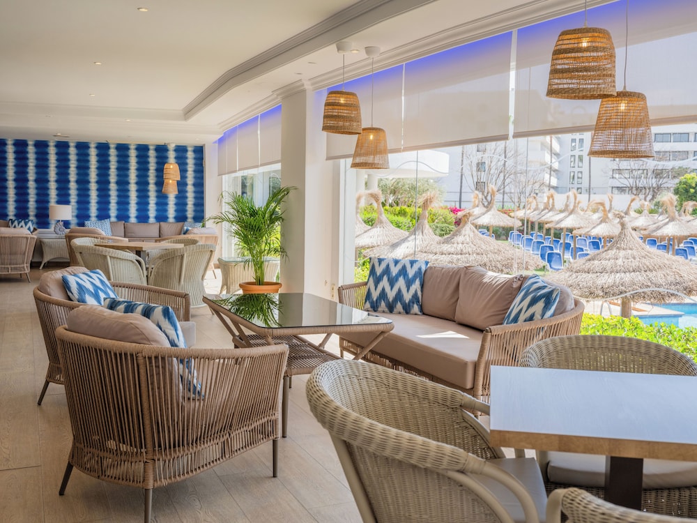 Grupotel Maritimo — Restaurant & bars in Alcudia, Balearic Islands