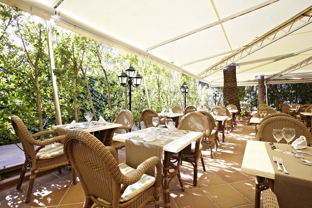 Grupotel Maritimo — Restaurant & bars in Alcudia, Balearic Islands
