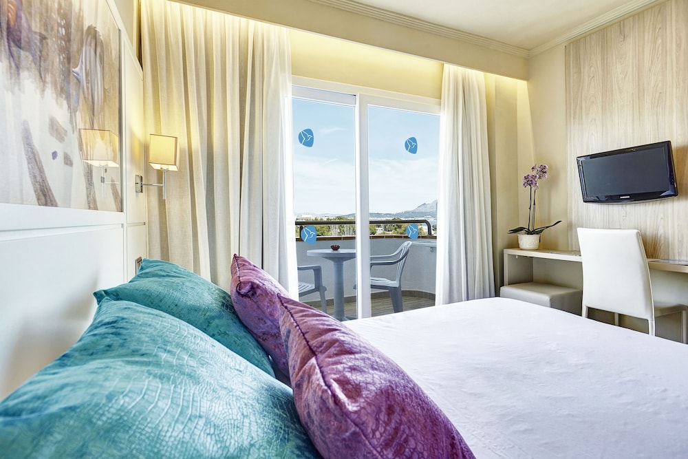 Grupotel Maritimo — Hotel rooms in Alcudia, Balearic Islands