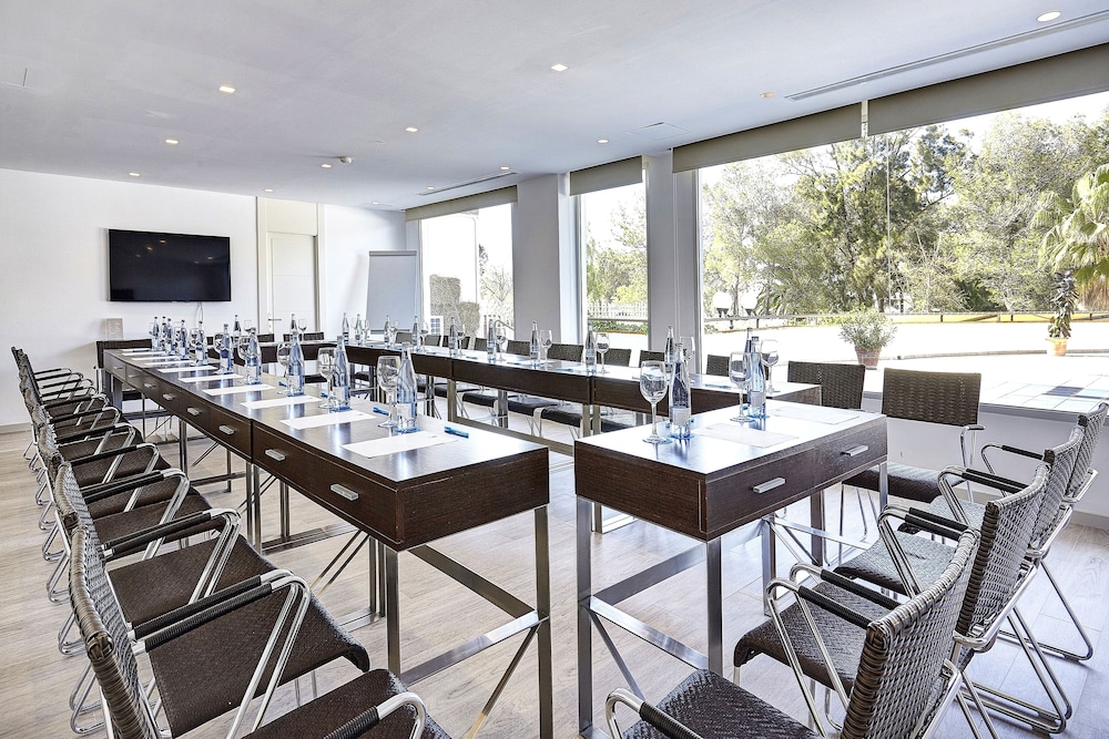 Grupotel Maritimo — Hotel building in Alcudia, Balearic Islands