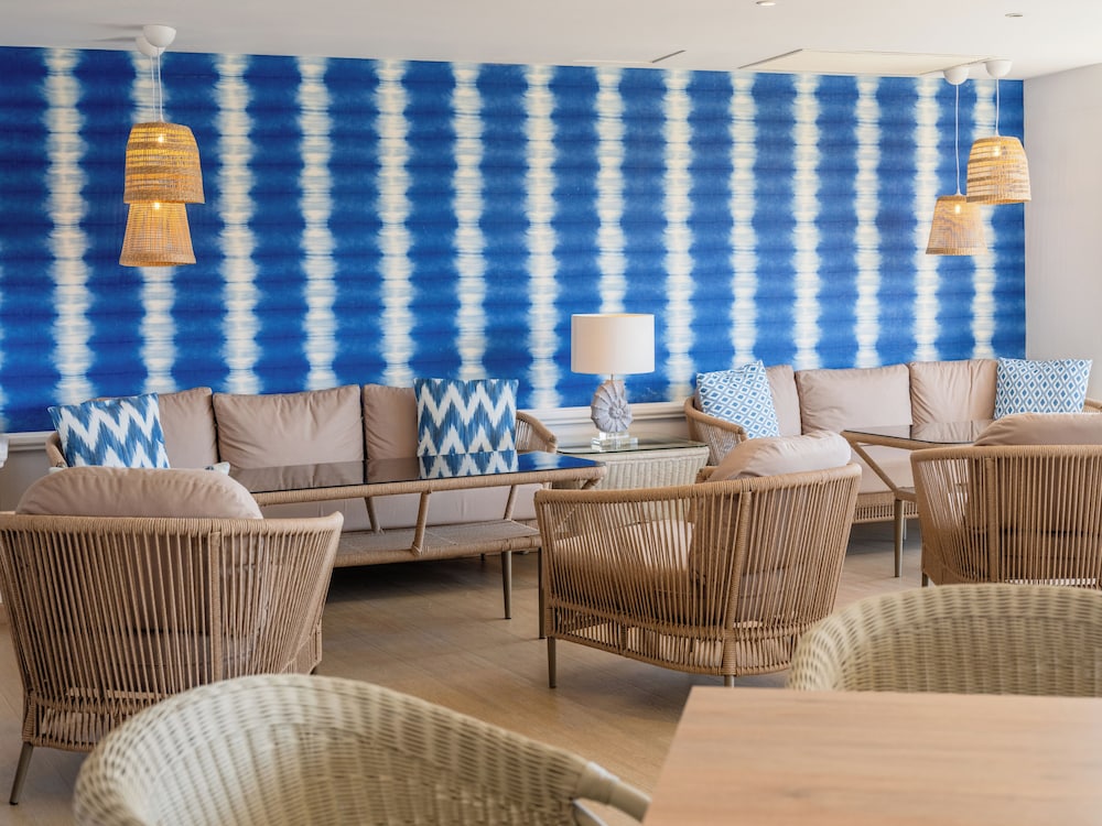 Grupotel Maritimo — Restaurant & bars in Alcudia, Balearic Islands