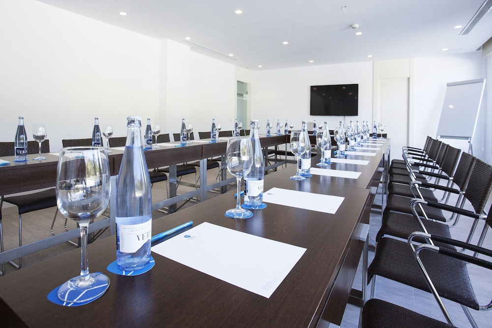 Grupotel Maritimo — Hotel building in Alcudia, Balearic Islands