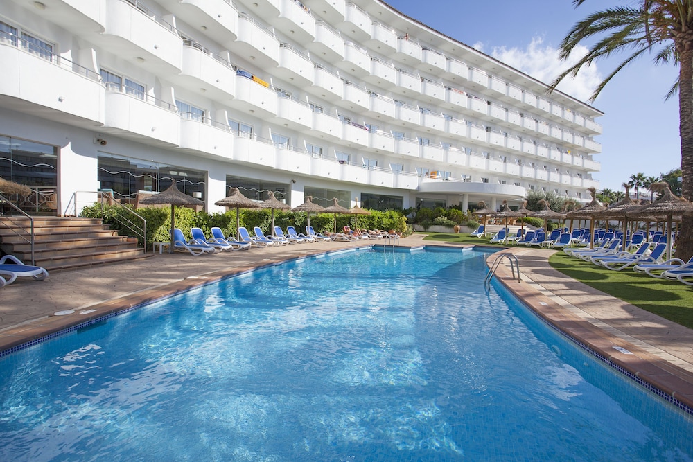 Grupotel Maritimo — Swimming pool in Alcudia, Balearic Islands