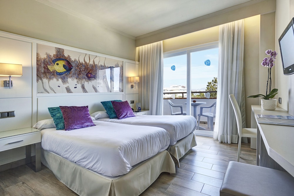 Grupotel Maritimo — Hotel rooms in Alcudia, Balearic Islands