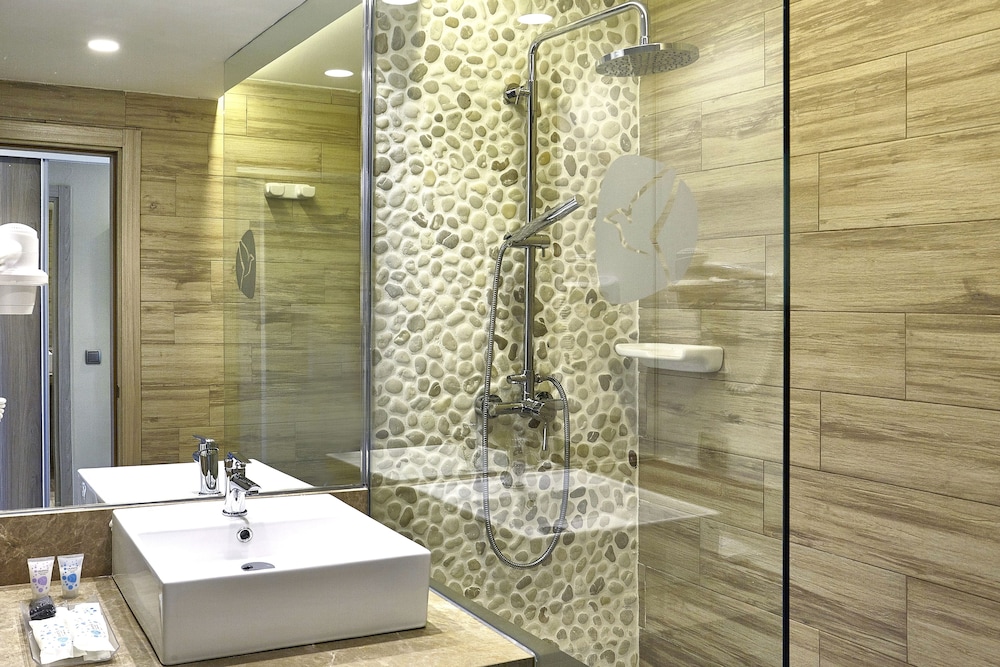 Grupotel Maritimo — Hotel rooms in Alcudia, Balearic Islands