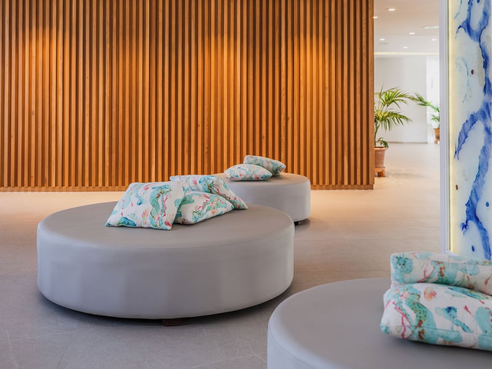 Grupotel Maritimo — Hotel building in Alcudia, Balearic Islands