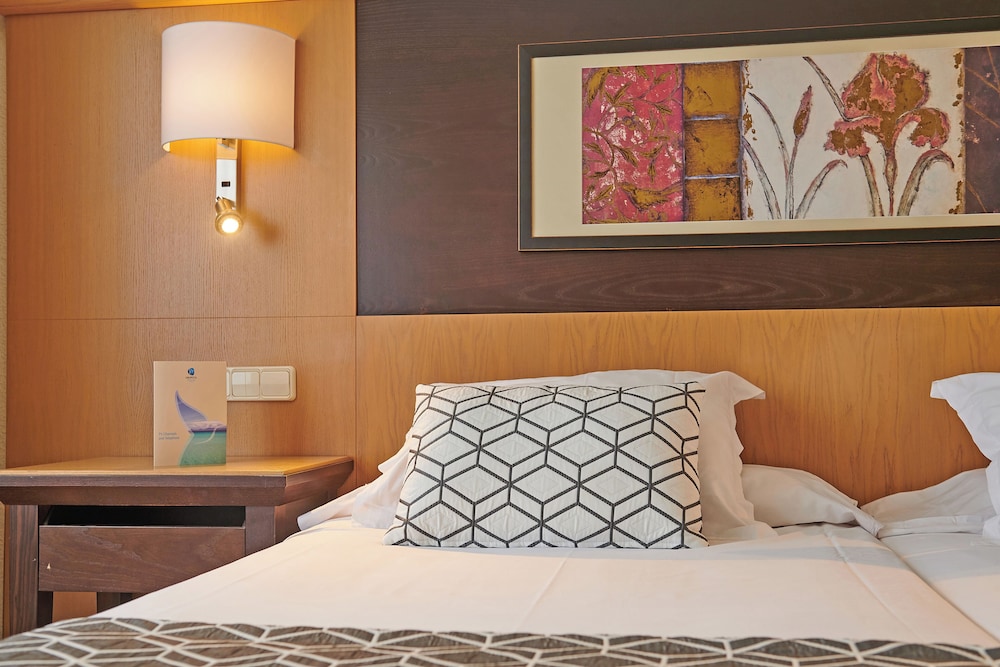 Grupotel Nilo & Spa — Hotel rooms in Peguera, Balearic Islands