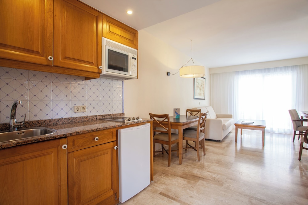 Grupotel Nilo & Spa — Hotel rooms in Peguera, Balearic Islands