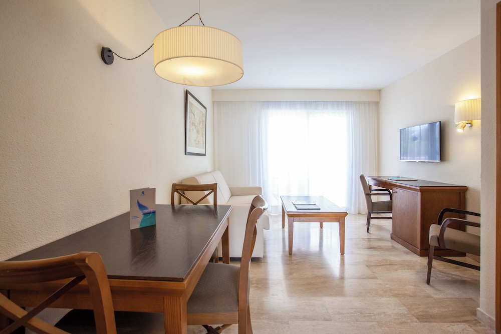 Grupotel Nilo & Spa — Hotel rooms in Peguera, Balearic Islands
