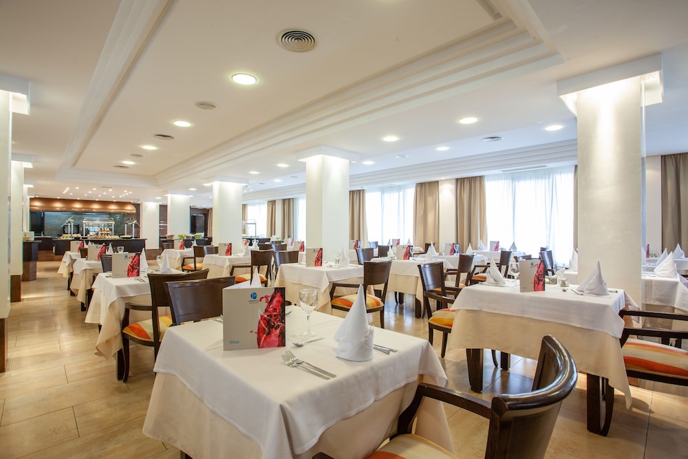 Grupotel Nilo & Spa — Restaurant & bars in Peguera, Balearic Islands