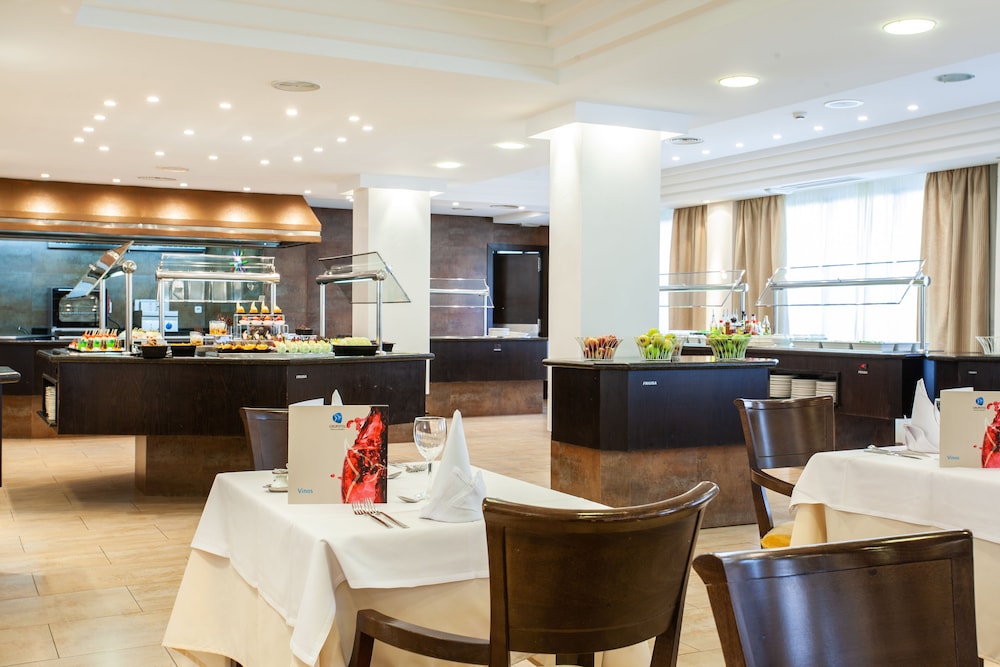 Grupotel Nilo & Spa — Restaurant & bars in Peguera, Balearic Islands