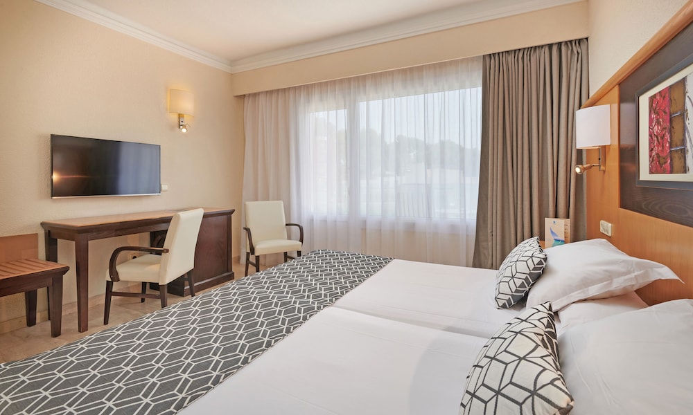 Grupotel Nilo & Spa — Hotel rooms in Peguera, Balearic Islands