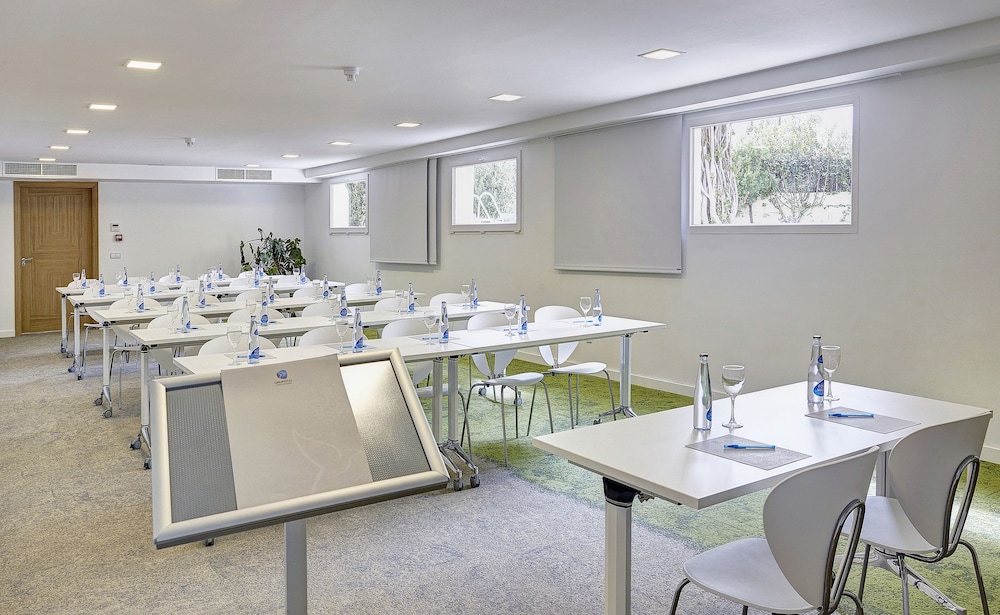 Grupotel Nilo & Spa — Hotel building in Peguera, Balearic Islands