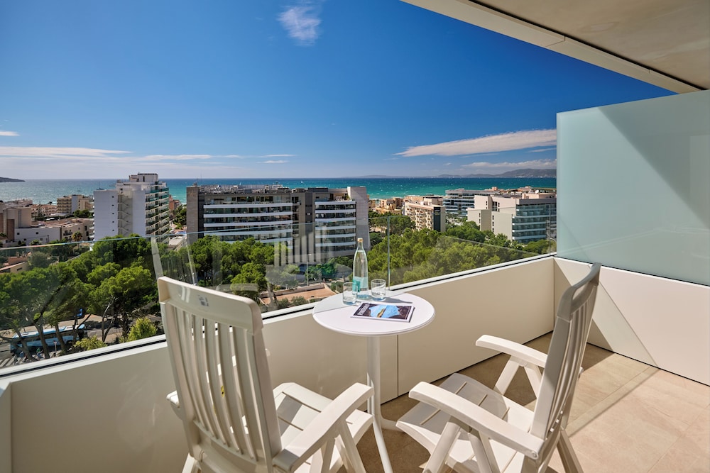 Grupotel Taurus Park — Hotel rooms in Playa de Palma, Balearic Islands