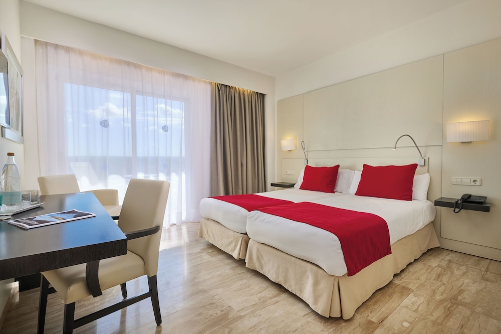 Grupotel Taurus Park — Hotel rooms in Playa de Palma, Balearic Islands