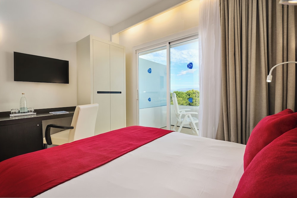 Grupotel Taurus Park — Hotel rooms in Playa de Palma, Balearic Islands