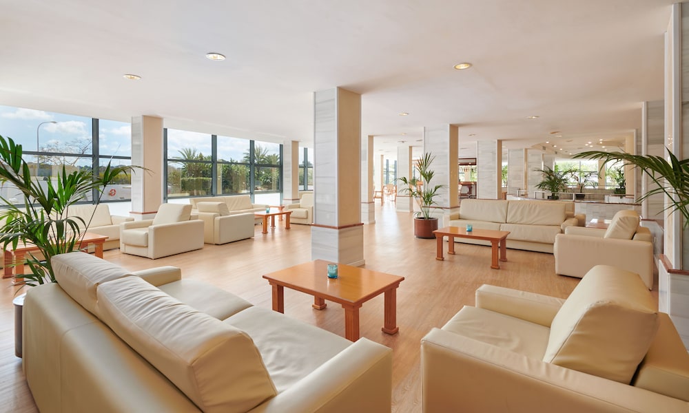 Grupotel Taurus Park — Hotel building in Playa de Palma, Balearic Islands