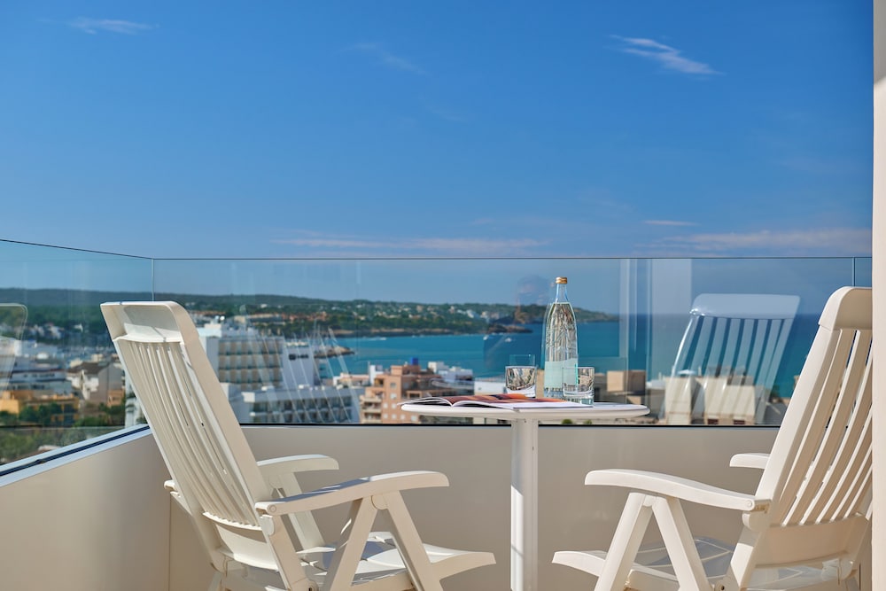 Grupotel Taurus Park — Hotel building in Playa de Palma, Balearic Islands