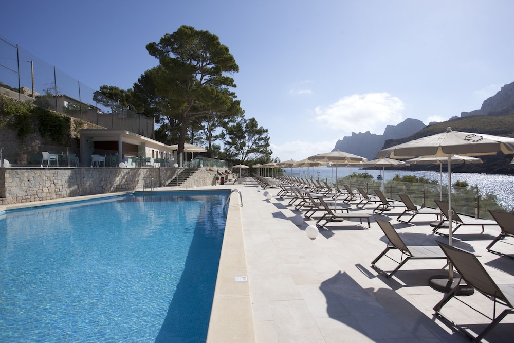 Grupotel Molins — Swimming pool in Puerto Pollensa, Balearic Islands