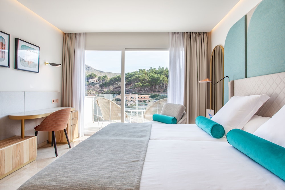 Grupotel Molins — Hotel rooms in Puerto Pollensa, Balearic Islands