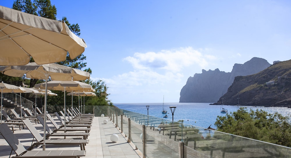 Grupotel Molins — Beach in Puerto Pollensa, Balearic Islands