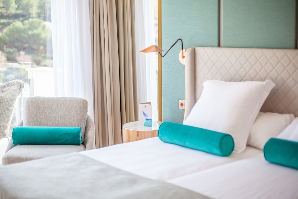 Grupotel Molins — Hotel rooms in Puerto Pollensa, Balearic Islands