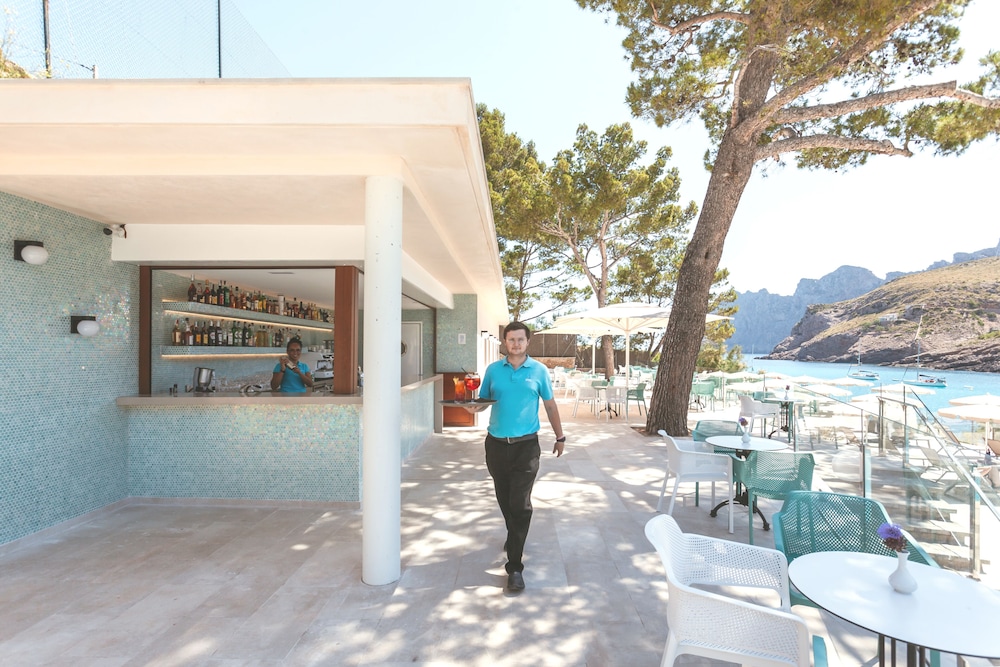 Grupotel Molins — Restaurant & bars in Puerto Pollensa, Balearic Islands