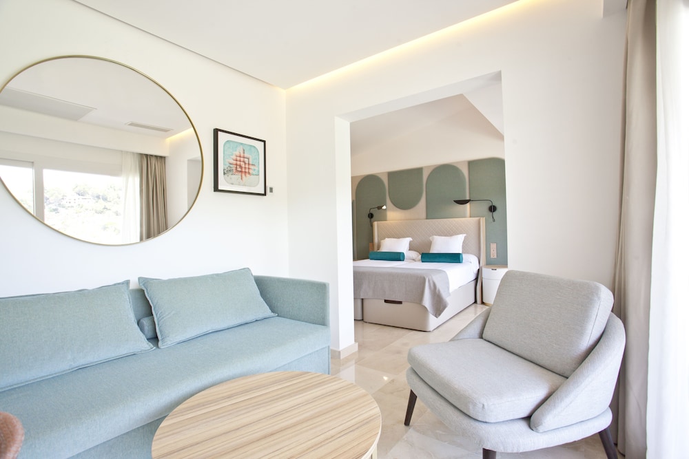 Grupotel Molins — Hotel rooms in Puerto Pollensa, Balearic Islands