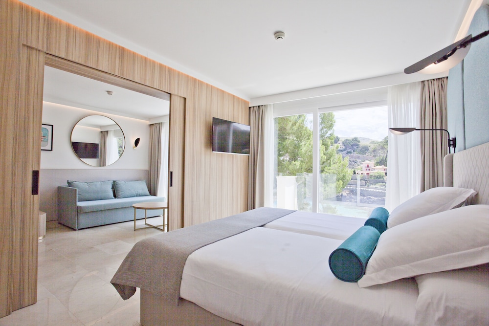 Grupotel Molins — Hotel rooms in Puerto Pollensa, Balearic Islands